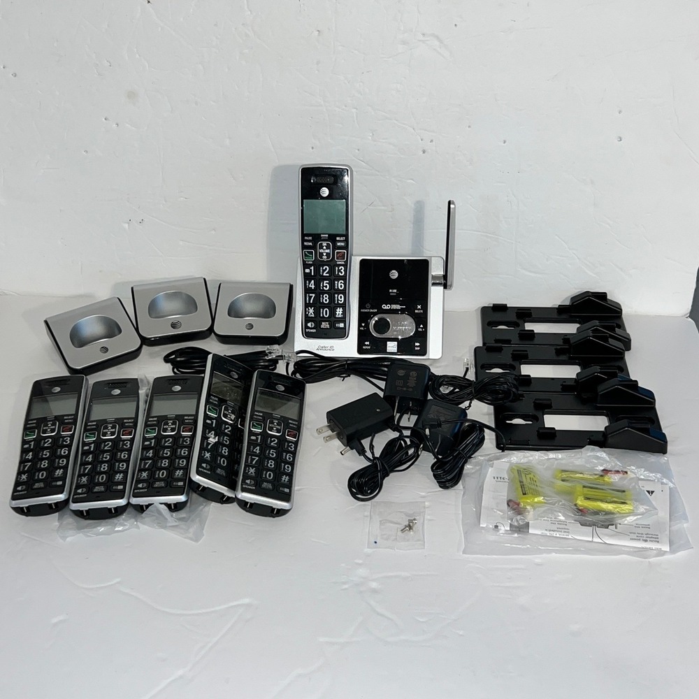 AT&T CL82213 Cordless Phone System & Handsets LOT FOR PARTS‎